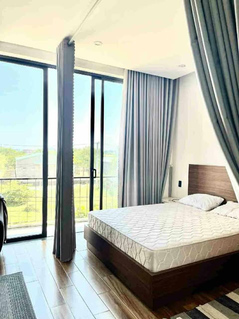 Bán Tòa căn hộ 4 tầng sát biển Khuê Mỹ Đông 14 105m2 giá 12ty dòng tiền 35tr/th