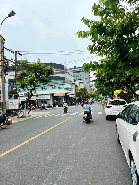 Hàng hiếm! bán Mặt tiền kinh doanh Lê Đình Dương 142m2 ngang 10m giá 29ty5