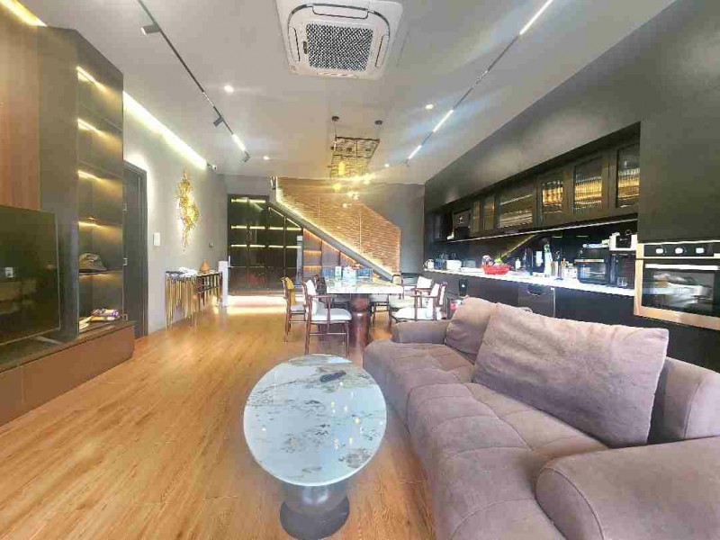 Vip bán Biệt thự 3 tầng Nguyễn Đình Hoàn view biển Mỹ Khê