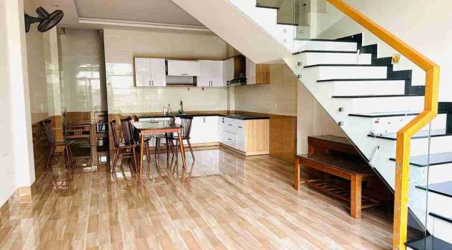 Nhà 3 tầng Nguyễn Đình 5ty3 đang cho thuê 12tr ngay Vương Thừa Vũ sát biển