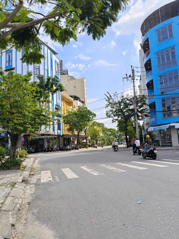 Bán mặt tiền 171m2 Chính Hữu sát Võ Văn Kiệt cách bãi tắm 200m hợp xây căn hộ khách sạn ngang 6,3m giá 18ty2 TL